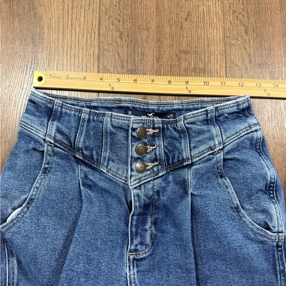 Hollister High Rise Blue Jeans - Picture 4 of 8
